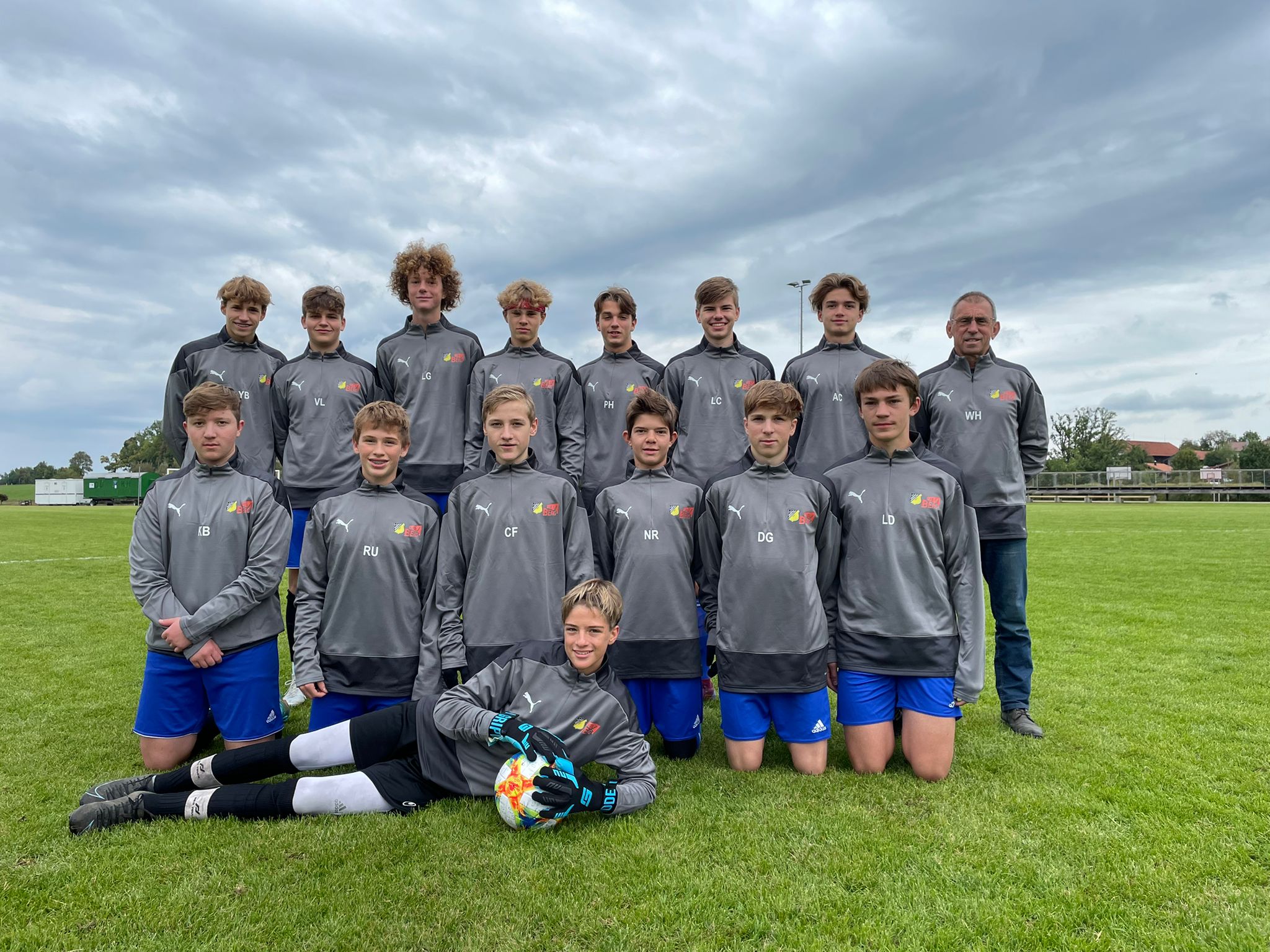 Neue Shirts für die BJugend MTV Berg Neue Shirts für die BJugend MTV Berg